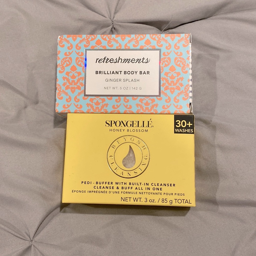 Spongelle pedi buffer with built in cleaner / refreshments body bar